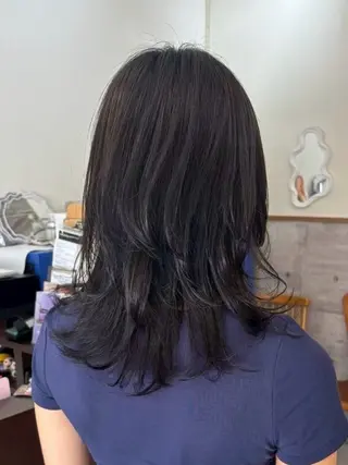 ミディアム LUCK モミジのヘアスタイル