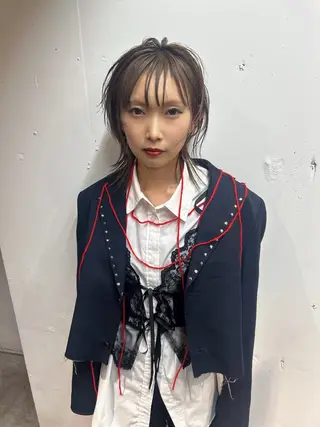 ミディアム カラー ウルフカット レイヤーカット上柿のヘアスタイル