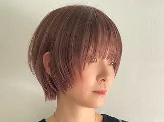 ショート ハイトーン💎 ホワイトベージュ坪谷のヘアスタイル
