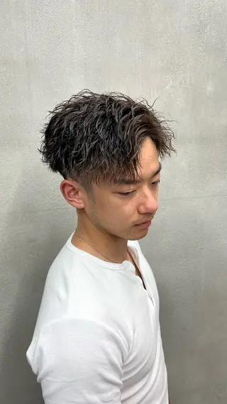 パーマ メンズ 岡本 悠聖のヘアスタイル