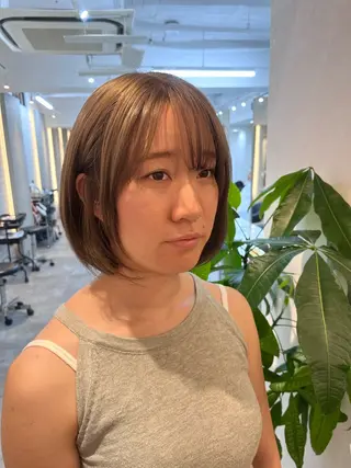 ショート カラー Viot 銀座 樋口 桃佳のヘアスタイル