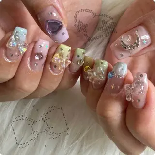 ネイル Kanako 💫のネイルデザイン