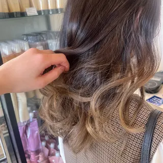 セミロング カラー アトリエファゴ Noaのヘアスタイル