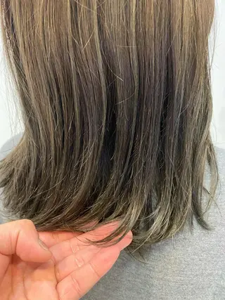 カラー & kuのヘアスタイル