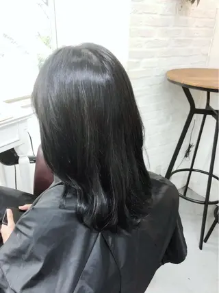 セミロング カラー 白髪ぼかし大人メンズ 根本零のヘアスタイル
