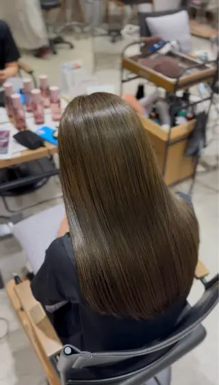 ロング にいな/柔らか縮毛 矯正/艶カラー☘️のヘアスタイル