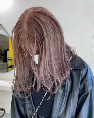 セミロング カラー natsune /レイヤーカットのヘアスタイル