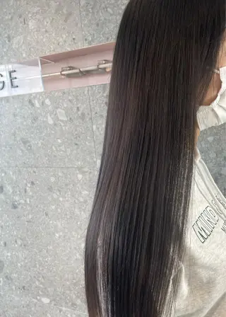 ロング カラー 山下 千明のヘアスタイル