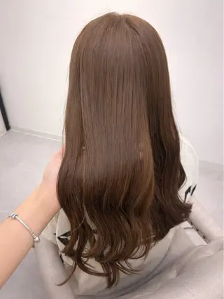 カラー ミディアムレイヤー/ 艶カラーNorikaのヘアスタイル