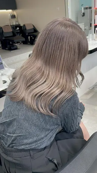 カラー 透明感グレージュ🩶 韓国ヘア🇰🇷横浜のヘアスタイル
