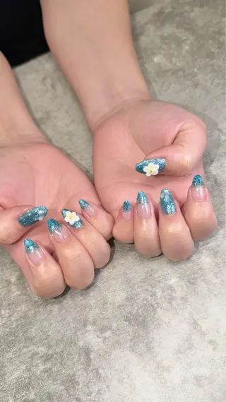 ネイル shino🌟 痛ネイルのネイルデザイン