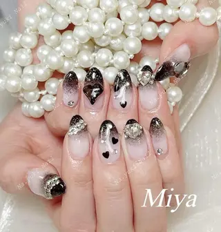 ネイル 🦋 Queenieのネイルデザイン