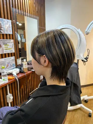 ショート カラー YUYA / 艶髪ブリーチのヘアスタイル