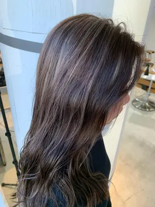 ロング カラー LUXBE LUCEのヘアスタイル