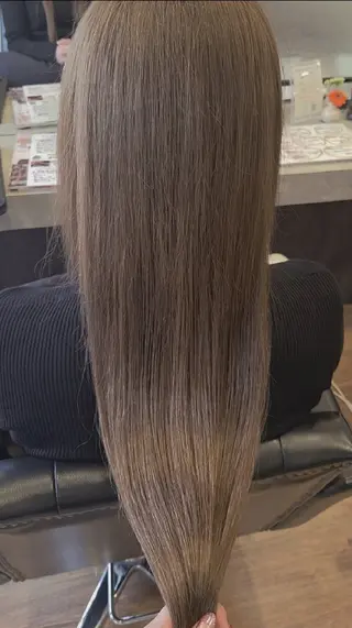 ロング カラー 関口 友菜のヘアスタイル