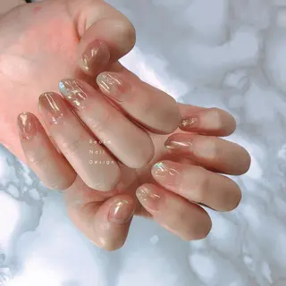 ミディアム ネイル Blowe ニュアンスのネイルデザイン