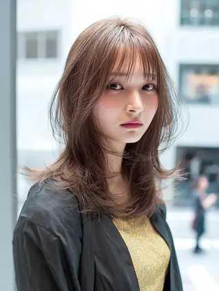 セミロング 韓国×艶ハイトーンが ✨絶対可愛い✨リオ✨のヘアスタイル