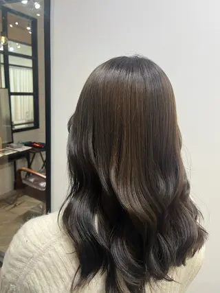 セミロング 艶カラー推し! なかはらあかりのヘアスタイル