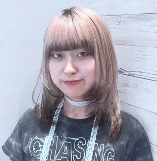 セミロング カラー ヘアアレンジ アニメ髪・ウルフ🦇 樋口莉夏のヘアスタイル