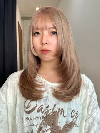 セミロング 切りっぱなしボブ/ ブリーチカラー/大塚のヘアスタイル
