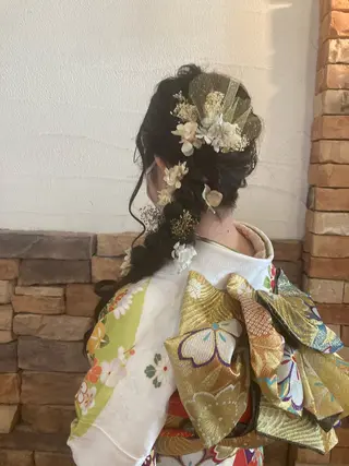 ロング ヘアアレンジ Hair room Leaのヘアスタイル