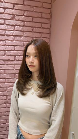 セミロング カラー 聖菜/ hina /レイヤー/艶カラーのヘアスタイル