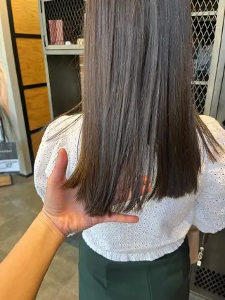 セミロング カラー パーマ ヘアアレンジ メンズ キッズ ネイル マツエク・マツパ アイブロウ 久木原 ゆりのヘアスタイル