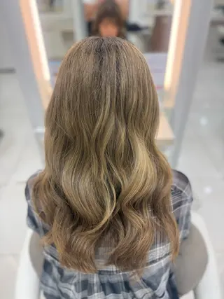 カラー 🦄ブリーチ特化‼️ Ash小岩YUTAのヘアスタイル