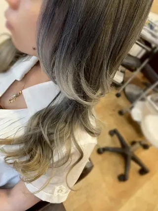 カラー ソウワ ヒナコのヘアスタイル
