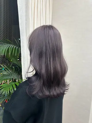 ミディアム 梅田🩵/透明感 花音のヘアスタイル
