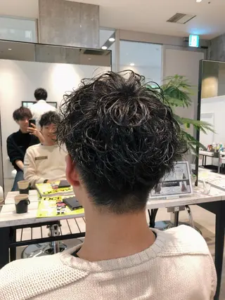 ショート パーマ メンズ 樋野 亮のヘアスタイル
