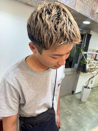 ショート カラー メンズ 荒牧 絵美のヘアスタイル