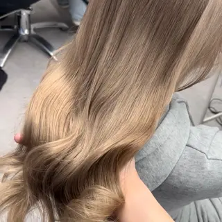 セミロング ワンズリー中明度 店舗公式のヘアスタイル
