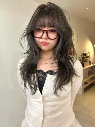 ロング カラー mizuki/ピンク ベージュ.レイヤーのヘアスタイル
