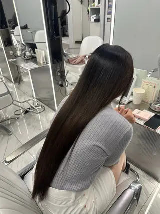 ロング ハイトーン✖️ 縮毛矯正シュンペイのヘアスタイル