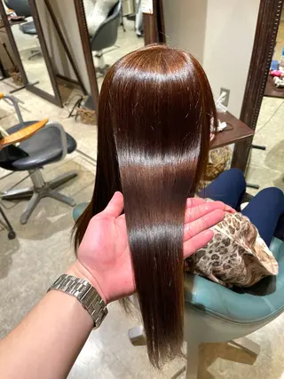 ロング 尼丁 勇磨のヘアスタイル