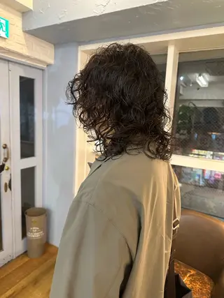 ミディアム パーマ メンズ 山口 悟のヘアスタイル