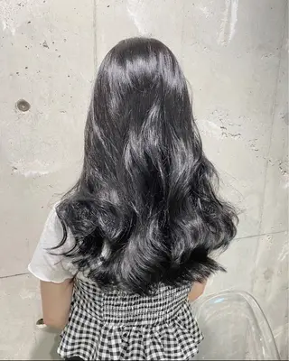 パーマ ハイトーンカラー 🦄レイヤーカットのヘアスタイル