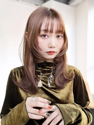 カラー セミロング ITbyALBUM 浦和店のヘアスタイル
