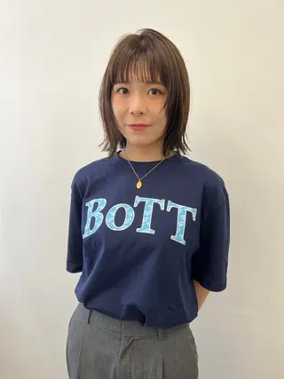 ミディアム カラー 顔周りレイヤーカット ブリーチminamiのヘアスタイル