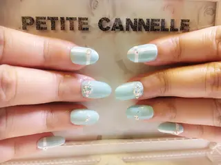 ミディアム ネイル Petite Cannelleのネイルデザイン