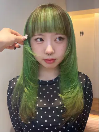 カラー ハイトーン/デザイン ハッシュカット/セナのヘアスタイル