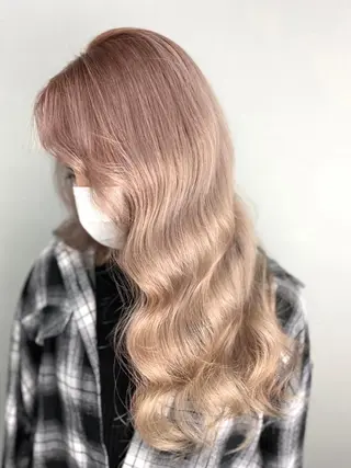 ロング カラー 🤍爆モテハイトーン 🤍ブリーチ特化🤍のヘアスタイル