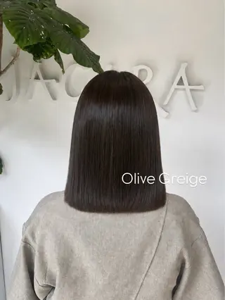 カラー NEIRO/ベージュ /グレージュのヘアスタイル