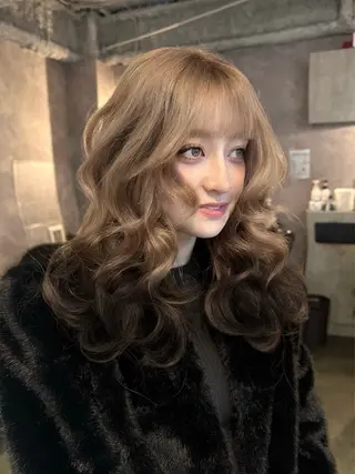 セミロング カラー ヘアアレンジ 🌿巴結生🌱大宮 ミルクティーベージュのヘアスタイル