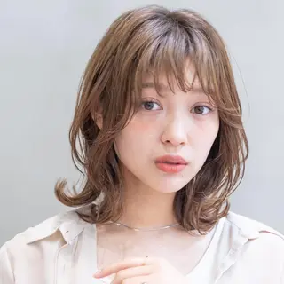 ミディアム KAREN🕊️ 大宮美容室のヘアスタイル