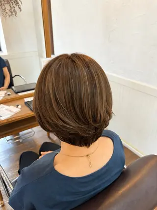 ショート カラー daisy hibikiのヘアスタイル