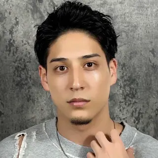 カラー 石川 裕大のヘアスタイル