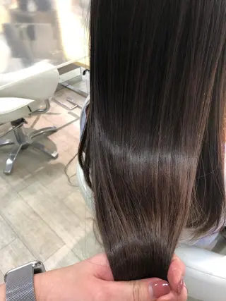 ロング 松佐 ゆかりのヘアスタイル
