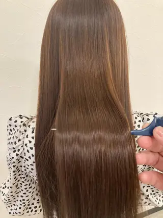カラー Misirlou Hairのヘアスタイル